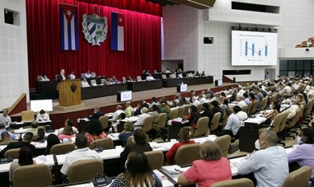 Anuncian nuevas medidas para dinamizar la economía. Foto: Abel Padrón Padilla