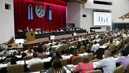 Aprueban nuevas medidas para recuperar la economía cubana
