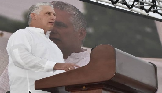 Raul Castro and Diaz-Canel preside over the central act for the Day of National Rebellion in Cienfuegos