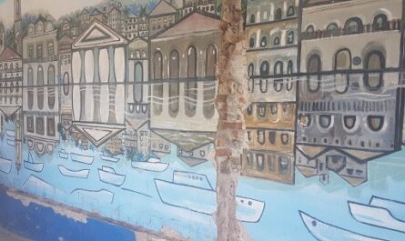 Secar las lágrimas de un mural, ícono de la ciudad de Cienfuegos