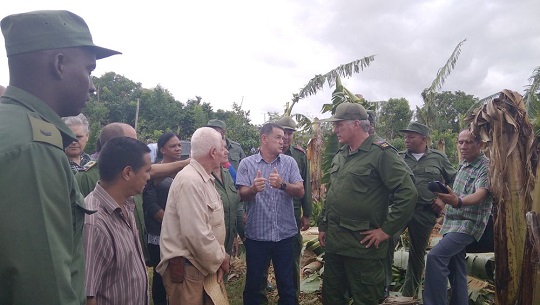 Chequea Díaz Canel áreas de Artemisa afectadas por el huracán Ian