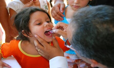 Alerta la OPS sobre riesgos de brotes de polio en la región
