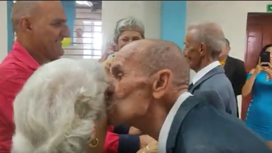 Celebran bodas en el Hogar de Ancianos Rita Suárez del Villar de Cienfuegos