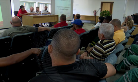 Diálogan trabajadores de la Refinería de Petróleo de Cienfuegos sobre nuevo Código de Familias