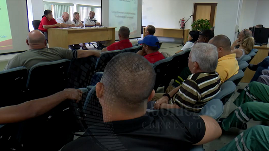 📹 Diálogan trabajadores de la Refinería de Cienfuegos sobre nuevo Código de Familias