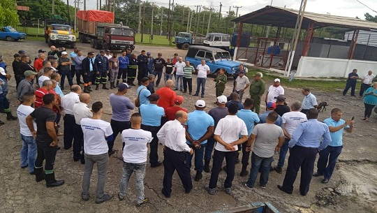 Brigadas de la Empresa Eléctrica en Cienfuegos parten hacia Pinar del Río