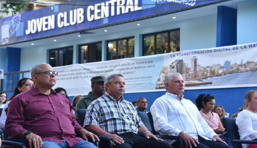 Asiste Presidente cubano a la actividad por aniversario de Joven Club