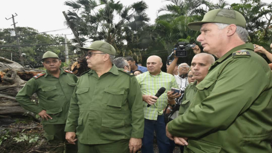Recorre presidente de Cuba zonas afectadas de La Habana