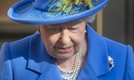 La reina Isabel II, monarca de los Reinos de la Mancomunidad de Naciones, ha fallecido este jueves a la edad de 96 años.