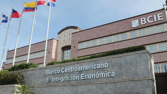 Financiará Banco Centroamericano Proyecto Biofarmacéutico de Cuba