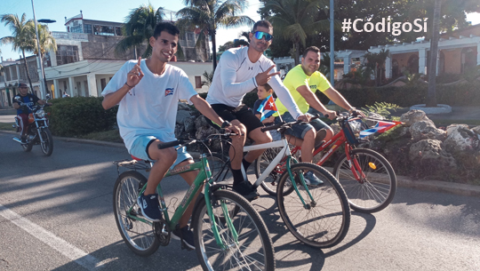 🎧 Bicicletada de jóvenes de Cienfuegos en favor del Código de las Familias