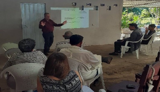 Organizan cursos de superación para cultivar flores de calidad en finca Maripa