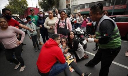 Sismo de gran magnitud sacude el centro de México