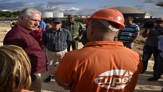 Constata Presidente cubano reconstrucción en Base de Supertanqueros de Matanzas