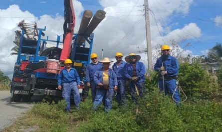 Telecomunicadores cienfuegueros en zonas intrincada de Pinar del Río