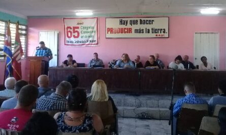 Comprometidos campesinos cienfuegueros con incremento de producción de alimentos