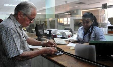 Crece en BANDEC- Cienfuegos jubilados asociados a tarjetas magnéticas