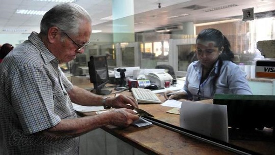 Crece en BANDEC- Cienfuegos jubilados asociados a tarjetas magnéticas