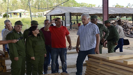 Insiste presidente de Cuba en calidad de labores de recuperación