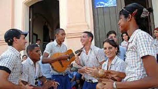 🎧 El Triángulo de la confianza: Jóvenes Instructores de arte