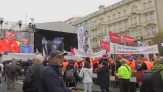 Protestan en Europa contra alto costo de la vida e inflación