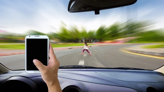 🎧 Con palabra propia: El peligro del uso del teléfono celular al conducir