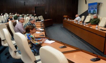 Presidente de Cuba comprobó recuperación tras paso del huracán Ian