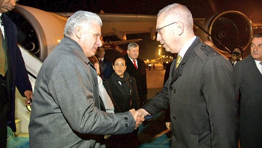 Presidente de Cuba llega a Türkiye en visita oficial