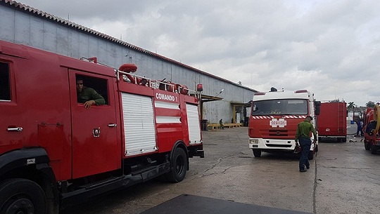 Fuerzas especializadas de la capital cubana controlaron hoy un escape de amoníaco de pequeñas proporciones en una instalación de refrigeración del puerto habanero.