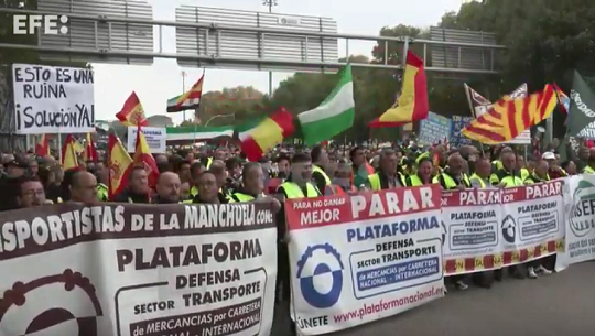 🎧 Arrancó paro indefinido de transportistas en Madrid