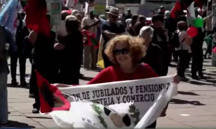 Jubilados de Uruguay se movilizan en rechazo al alto costo de la vida