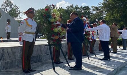 Conmemoran en Cuba 105 años de la Gran Revolución de Octubre