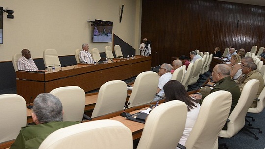 Presidente de Cuba llama a aumentar producciones agrícolas