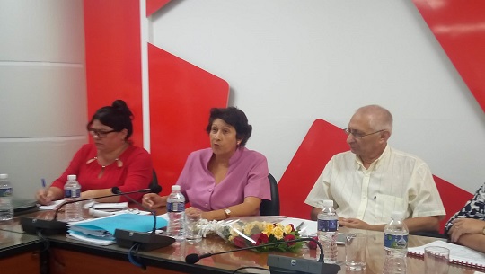 🎧 Precisa Ministra de Educación indicaciones para venta de uniforme escolar en Cienfuegos