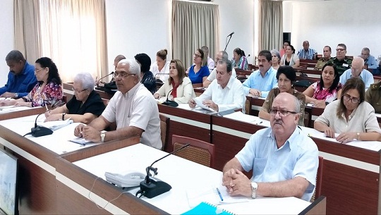 Primer Ministro de Cuba insta a más control de actividades económicas