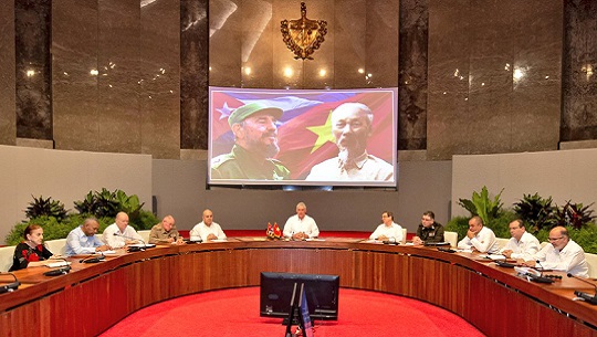 Intercambian líderes de Partidos Comunistas de Cuba y Vietnam