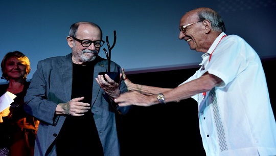 Recibió Silvio Rodríguez Coral de Honor del Festival de Cine