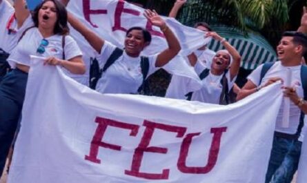 Celebran en Cienfuegos centenario de Federación Estudiantil Universitaria