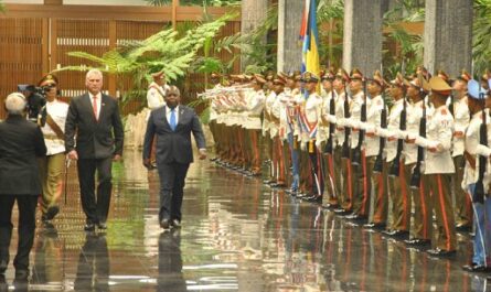 Philip Davis, Primer Ministro de la Mancomunidad de Bahamas, sostuvo hoy en la capital cubana conversaciones oficiales con Miguel Díaz-Canel Bermúdez, Presidente de la República.