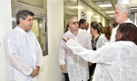 El presidente de Cuba, Miguel Díaz-Canel, inauguró hoy una planta de antibióticos de amplio espectro, la cual es única de su tipo en la isla caribeña y cuenta con tecnología de punta.