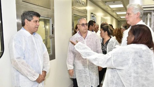 Inaugura Díaz-Canel planta productora de antibióticos de amplio espectro en Cuba