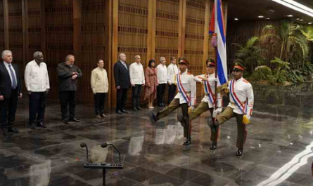 Preside Díaz-Canel ceremonia con jefes de misión en el exterior