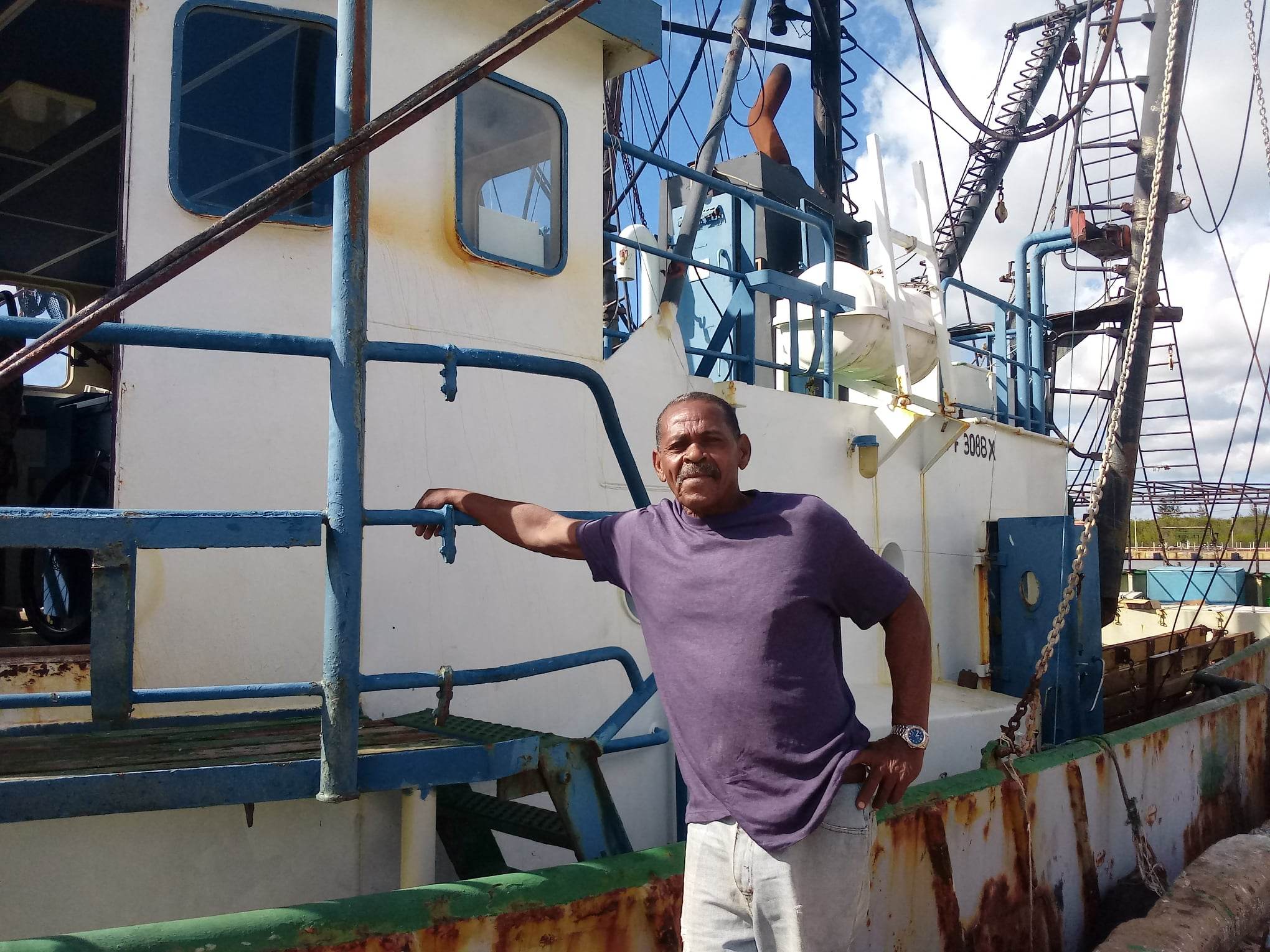 Ángel Pimentel, Pimuenta, es oriundo de Pinar del Río y ha pescado con las flotas del Mariel y Cienfuegos.