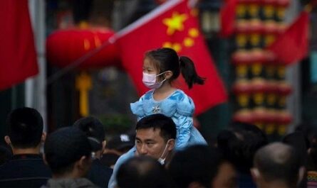 Disminuye población de China por primera vez en 60 años