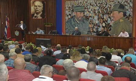 Continúa recorrido del presidente de Cuba por el oriente del país