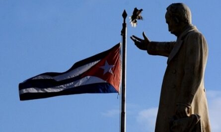 Recuerdan universitarios cienfuegueros a José Martí