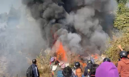 Tragedia en Nepal Se estrella un avión con 72 personas a bordo
