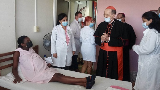 Cardenal Beniamino Stella visitó Hogar Materno en Cienfuegos