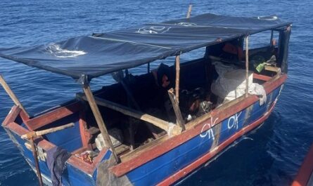 Repatrian a 273 cubanos interceptados cerca de las costas de Florida