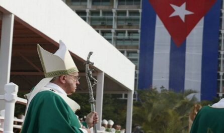 Papa Francisco saludó evento en Cuba Por el Equilibrio del Mundo